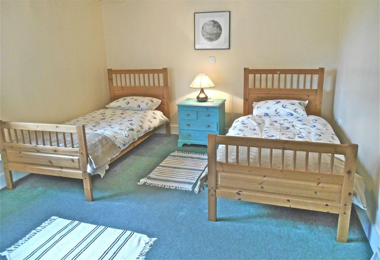 Spacious Swallow Cottage Тисбъри Екстериор снимка